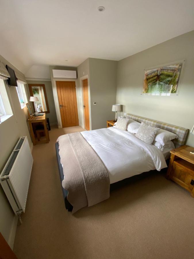 The Peppermill Town House Hotel & Restaurant Devizes Exterior photo