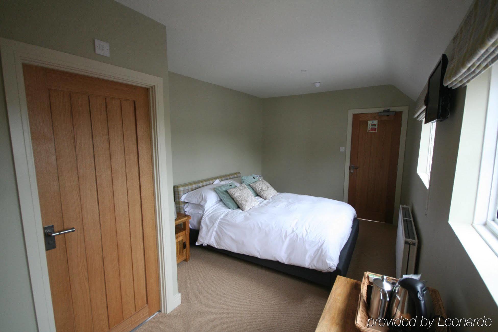 The Peppermill Town House Hotel & Restaurant Devizes Exterior photo